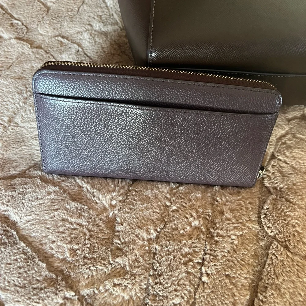 Kate Spade Dark Brown Leather Zip Wallet - Picture 2 of 3